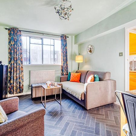 Warm And Welcoming Home In Putney By Underthedoormat London Ngoại thất bức ảnh