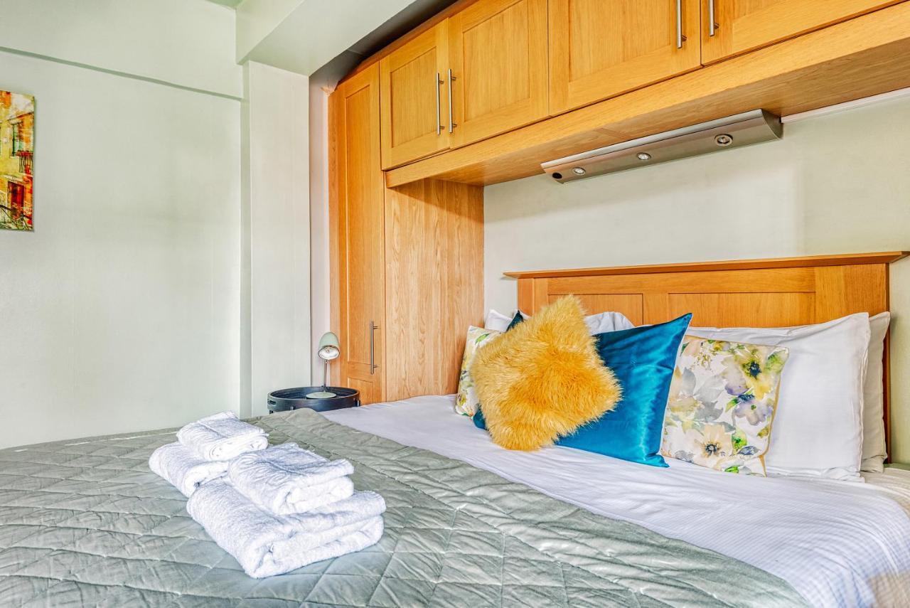 Warm And Welcoming Home In Putney By Underthedoormat London Ngoại thất bức ảnh