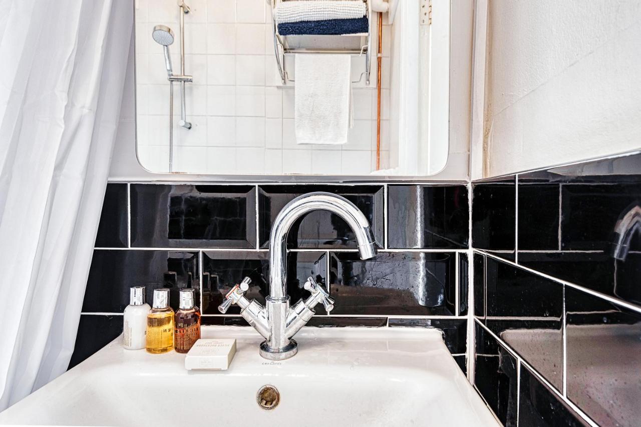 Warm And Welcoming Home In Putney By Underthedoormat London Ngoại thất bức ảnh